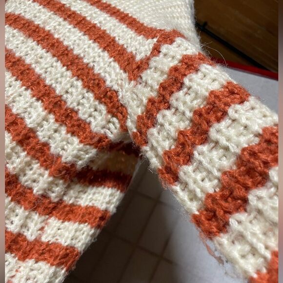 Kori Cream & Burnt Orange Oversized Striped Sweater w/Balloon Sleeves (Size: S) - Picture 9 of 15